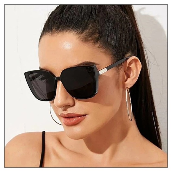 NEW Black & White Gray Lens Oversized Cat Eye Sunglasses Sunnies - Picture 1 of 7